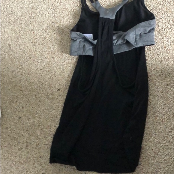 super cute top with built in sports bra - Picture 2 of 3